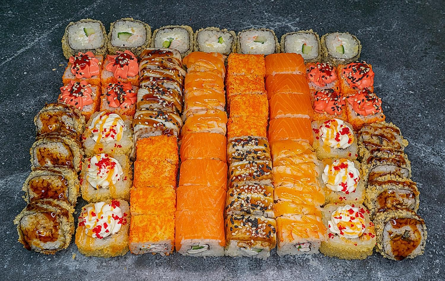 Аригато нов(8)(Фила лайт,эби маки,калиф,дракон,вулкан,унаги,киото,лосось фурай)